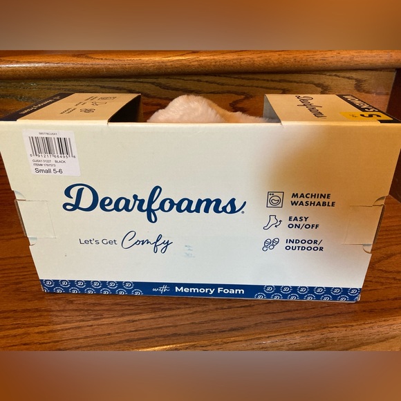 NIB Dearfoams Women's Memory Foam Slippers Faux Fur Slip On Indoor Outdoor Black - Picture 3 of 6